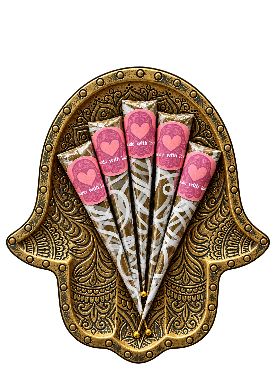 henna cones handgemaakt door hand of fatima ambachtelijke hennacones op een gouden schaal